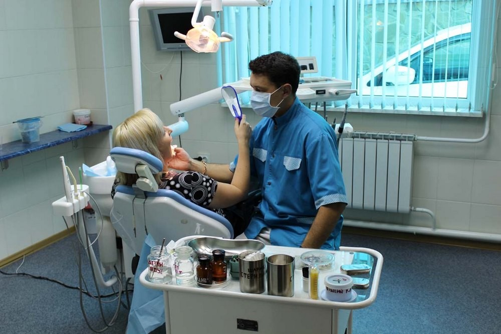 Когда следует обращаться к стоматологу-терапевту