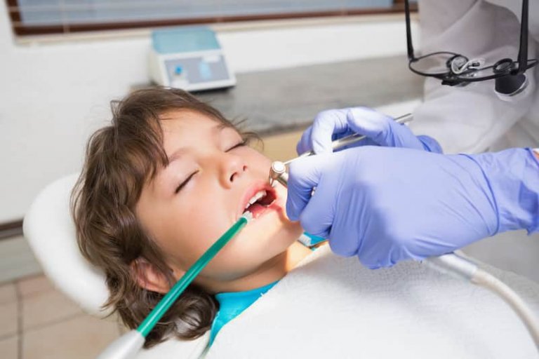 лечение зуба у детей под наркозом